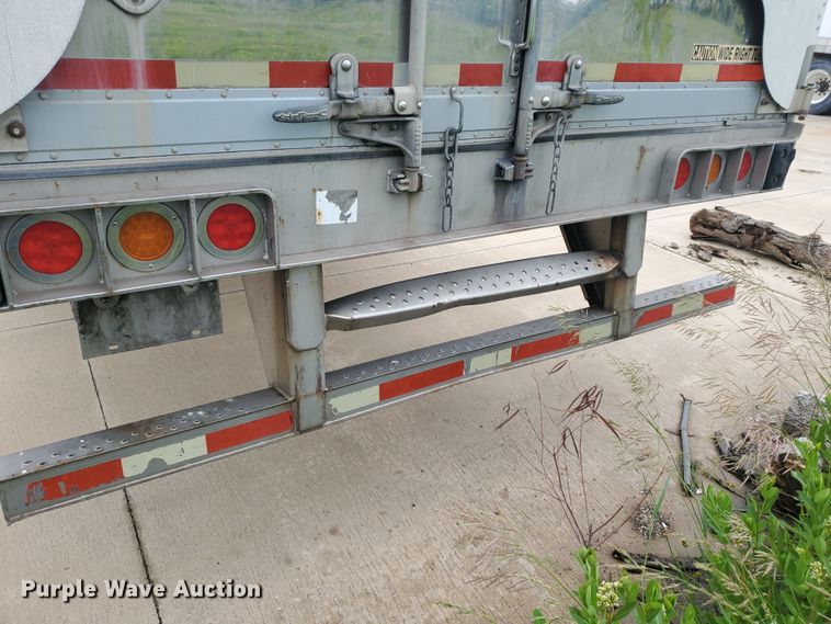 image for item DI5172 2006 Utility VS2RA  refrigerated van trailer