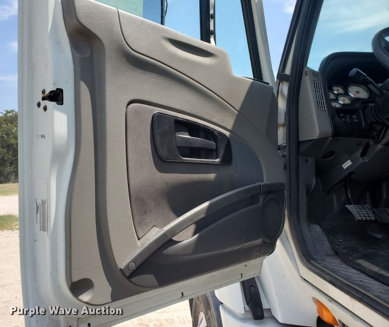 image for item DI5197 2013 International ProStar Plus  semi truck