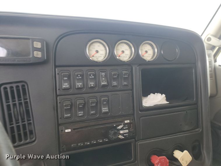 image for item DI5197 2013 International ProStar Plus  semi truck