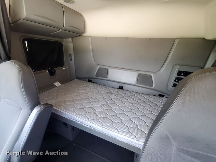 image for item DI5197 2013 International ProStar Plus  semi truck