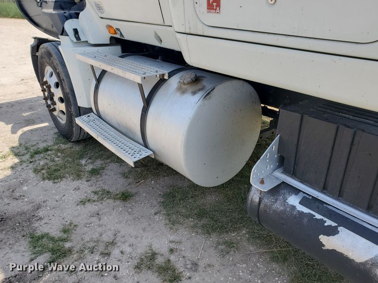 image for item DI5197 2013 International ProStar Plus  semi truck