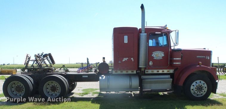 image for item DI5647 1984 Kenworth W900  semi truck