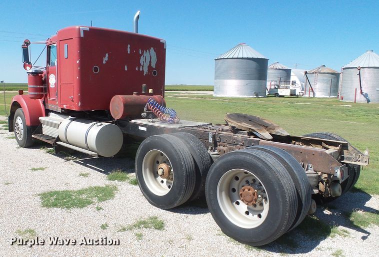 image for item DI5647 1984 Kenworth W900  semi truck