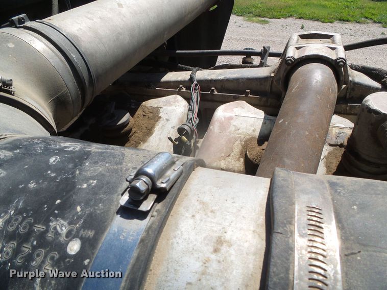 image for item DI5647 1984 Kenworth W900  semi truck