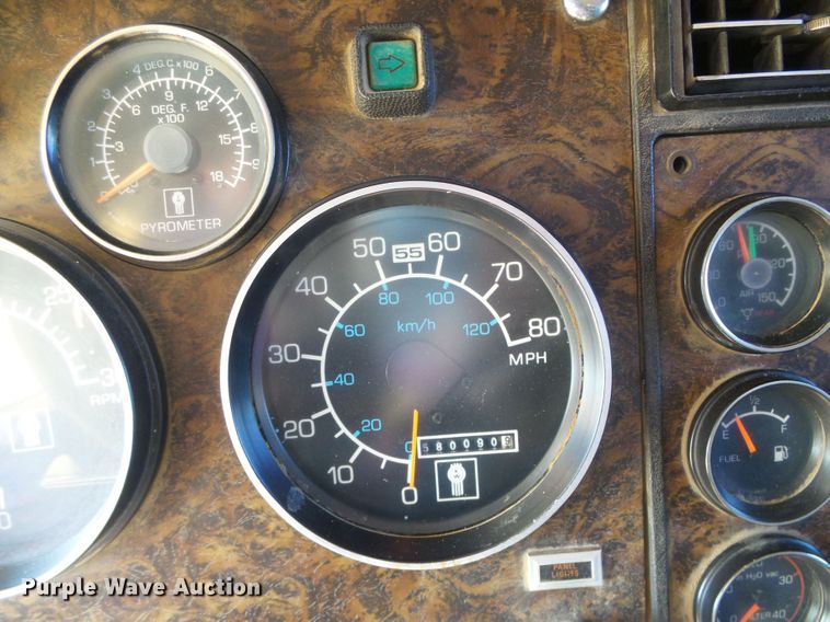 image for item DI5647 1984 Kenworth W900  semi truck