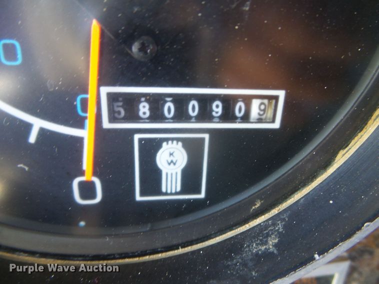 image for item DI5647 1984 Kenworth W900  semi truck