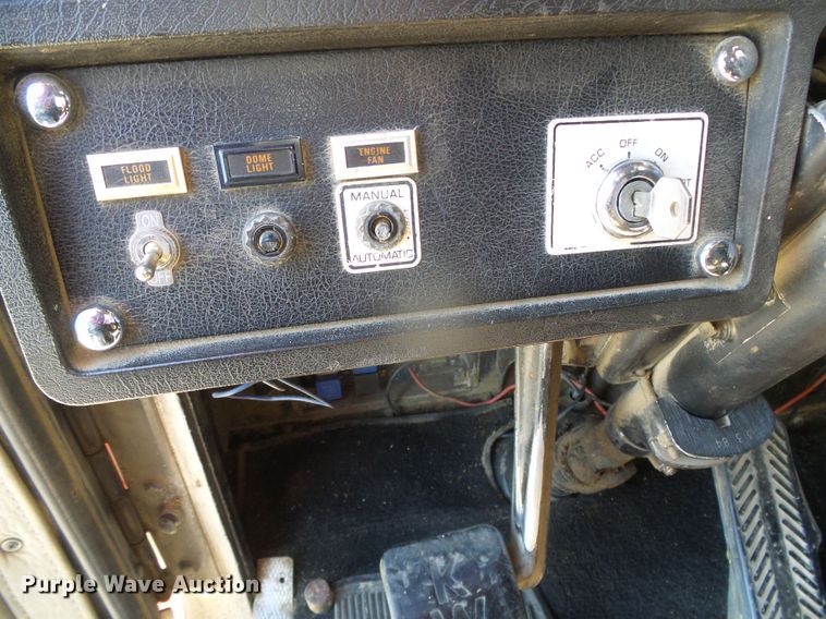 image for item DI5647 1984 Kenworth W900  semi truck