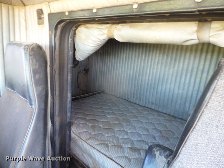 image for item DI5647 1984 Kenworth W900  semi truck