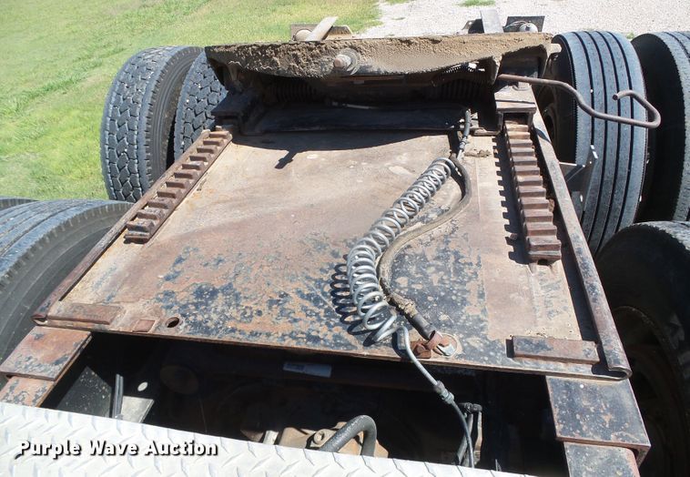 image for item DI5647 1984 Kenworth W900  semi truck