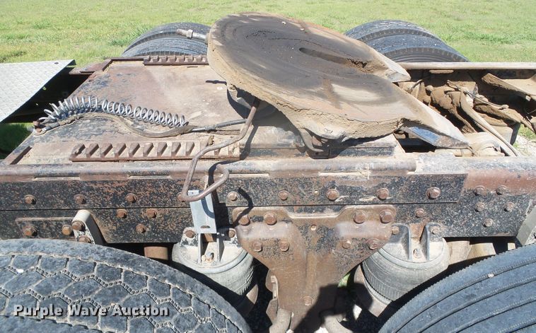 image for item DI5647 1984 Kenworth W900  semi truck