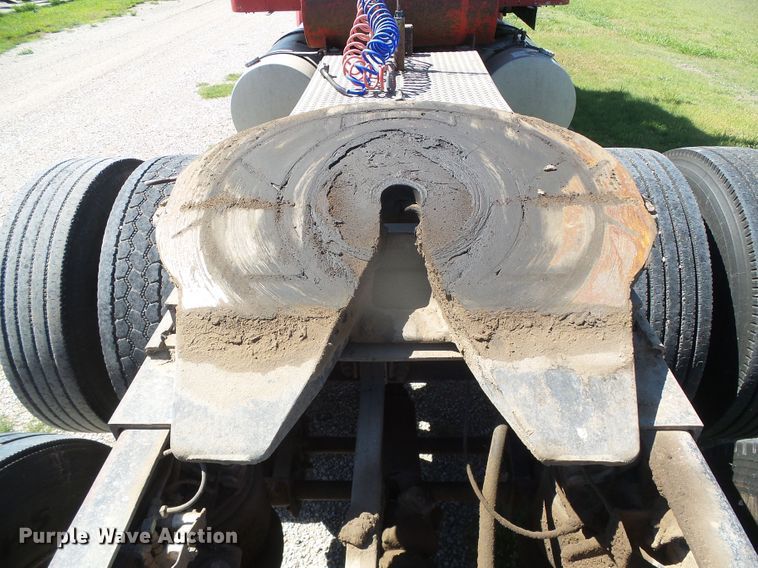 image for item DI5647 1984 Kenworth W900  semi truck