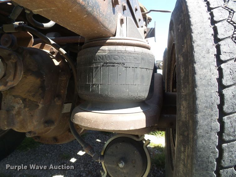 image for item DI5647 1984 Kenworth W900  semi truck