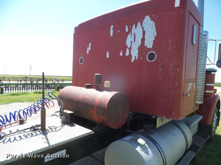 image for item DI5647 1984 Kenworth W900  semi truck