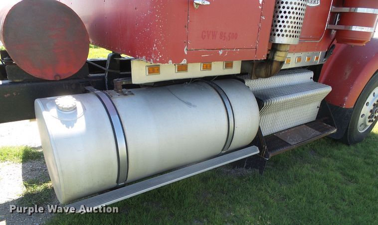 image for item DI5647 1984 Kenworth W900  semi truck