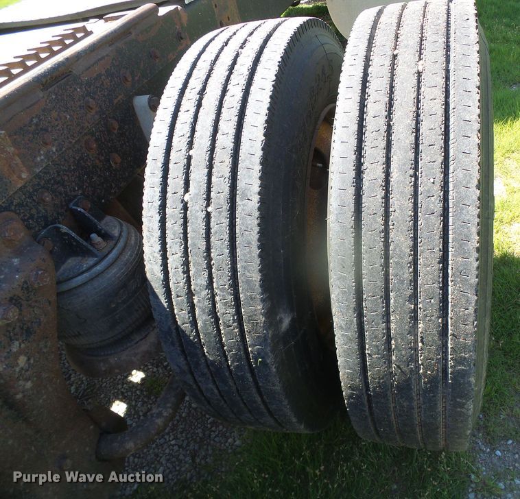 image for item DI5647 1984 Kenworth W900  semi truck