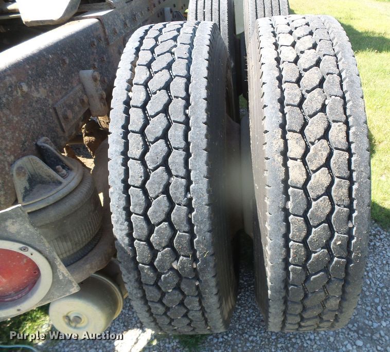 image for item DI5647 1984 Kenworth W900  semi truck