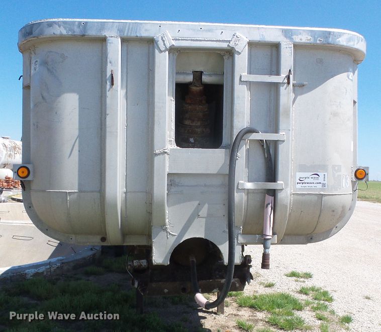 image for item DI5648 1972 Fuerhough DC527  end dump trailer