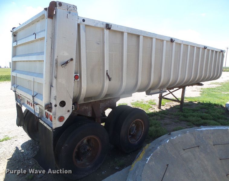 image for item DI5648 1972 Fuerhough DC527  end dump trailer