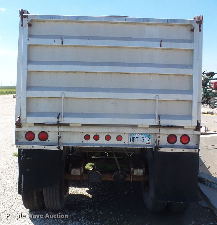 image for item DI5648 1972 Fuerhough DC527  end dump trailer