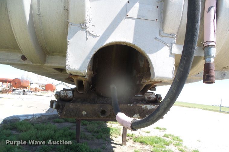 image for item DI5648 1972 Fuerhough DC527  end dump trailer