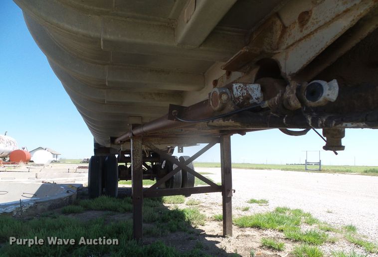 image for item DI5648 1972 Fuerhough DC527  end dump trailer