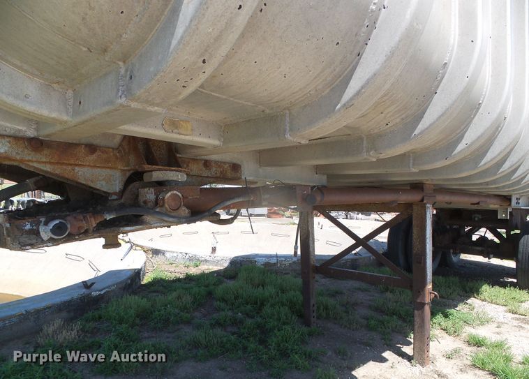 image for item DI5648 1972 Fuerhough DC527  end dump trailer