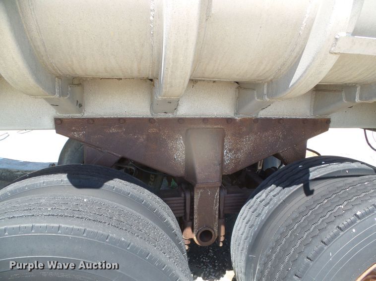 image for item DI5648 1972 Fuerhough DC527  end dump trailer