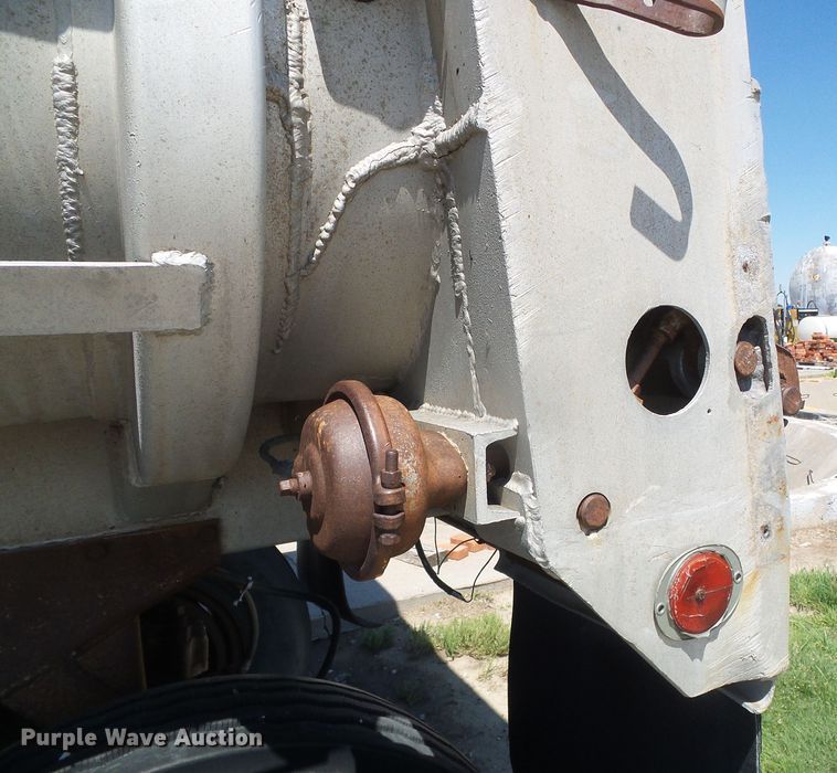 image for item DI5648 1972 Fuerhough DC527  end dump trailer