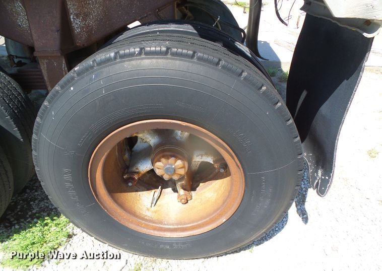 image for item DI5648 1972 Fuerhough DC527  end dump trailer