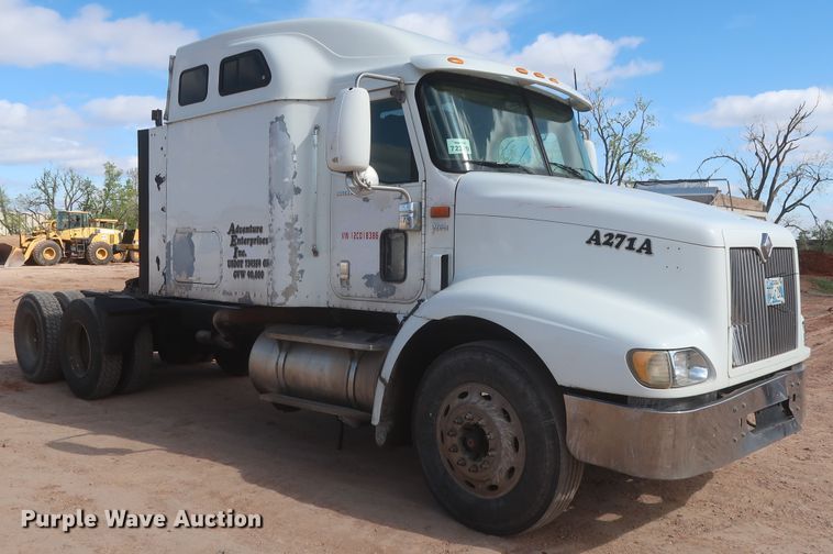 image for item DJ1886 2002 International 9200i  semi truck