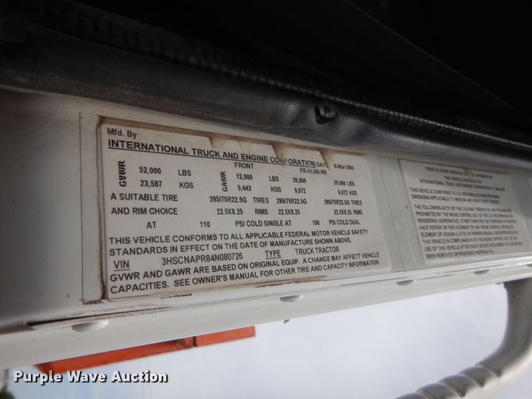 image for item DJ1907 2004 International 9400i  spreader truck