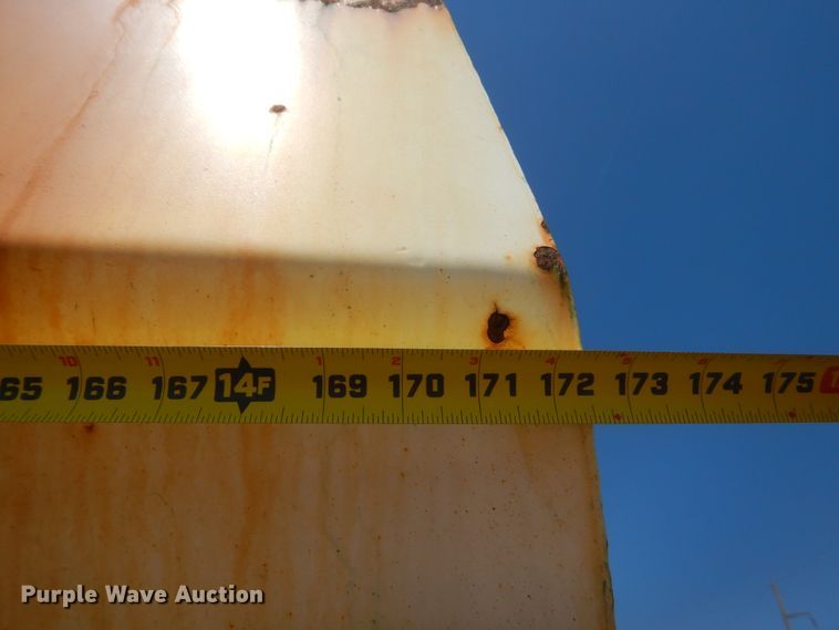 image for item DJ1912 2002 International 9400i  spreader truck