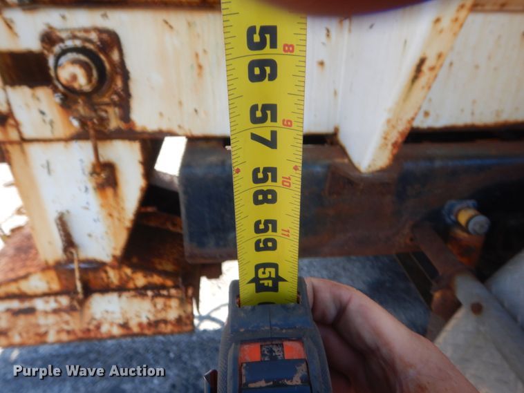 image for item DJ1912 2002 International 9400i  spreader truck