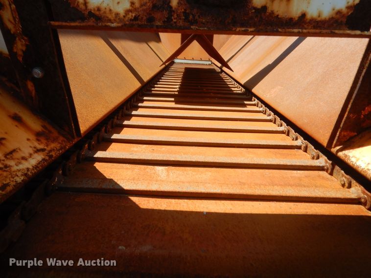 image for item DJ1912 2002 International 9400i  spreader truck