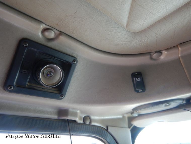 image for item DJ1912 2002 International 9400i  spreader truck