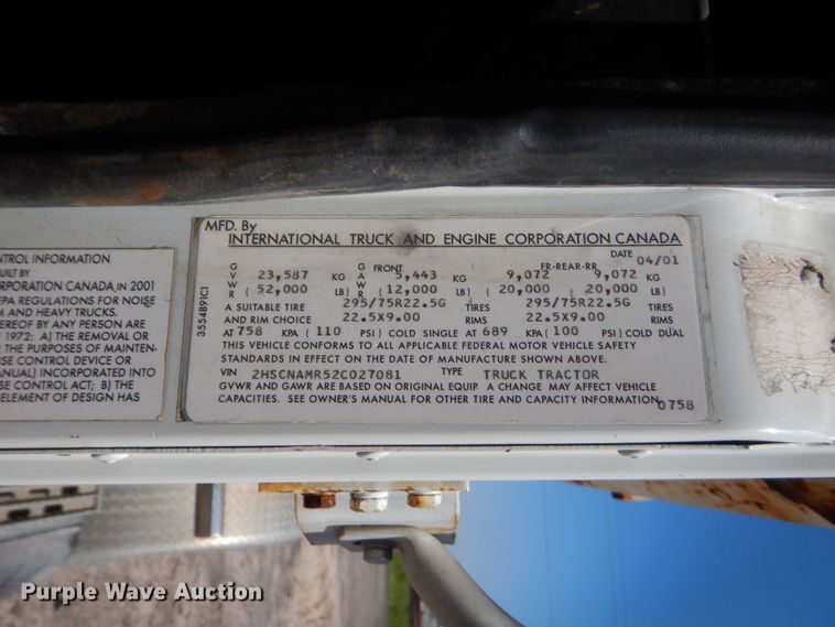 image for item DJ1912 2002 International 9400i  spreader truck