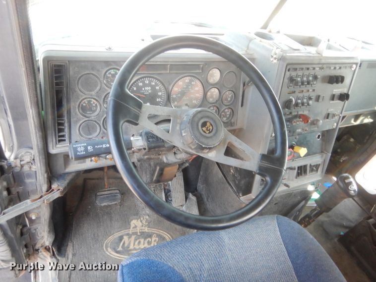 image for item DJ1914 1997 Mack CH613  spreader truck