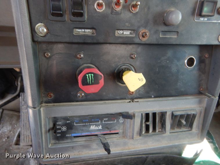 image for item DJ1914 1997 Mack CH613  spreader truck