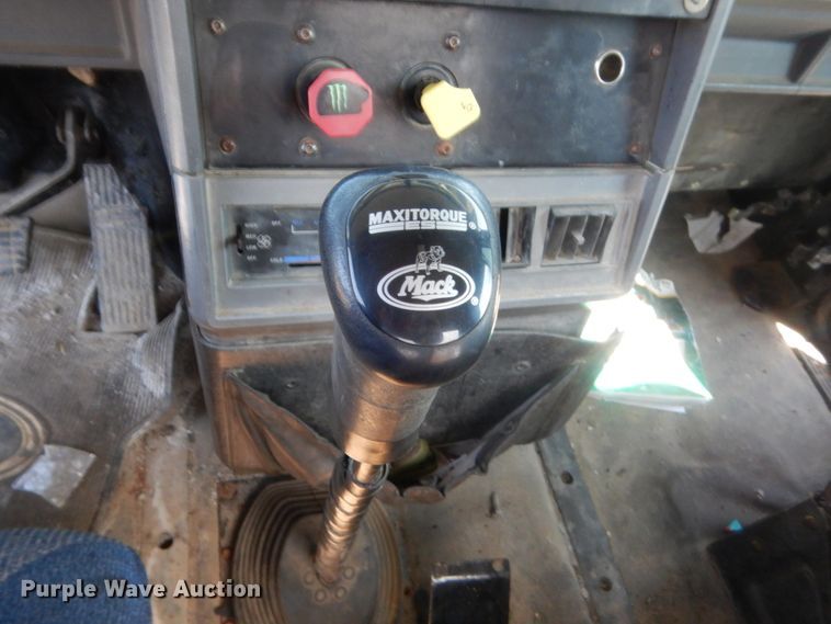 image for item DJ1914 1997 Mack CH613  spreader truck