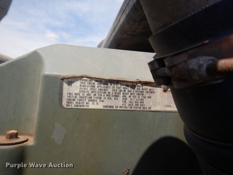 image for item DJ1915 2002 International 9400i  spreader truck