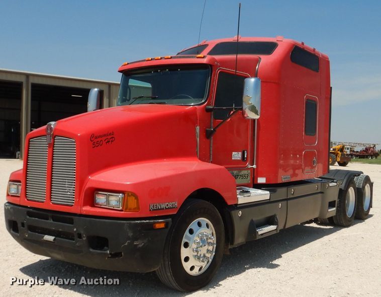 image for item DJ8849 2007 Kenworth T600  semi truck