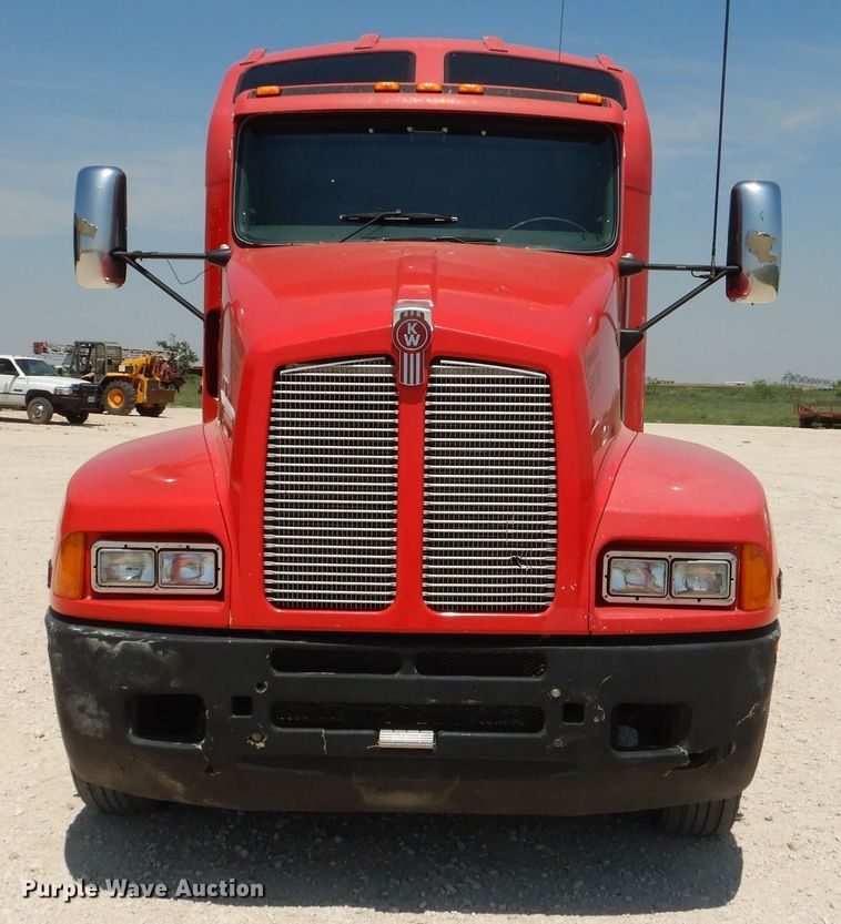 image for item DJ8849 2007 Kenworth T600  semi truck