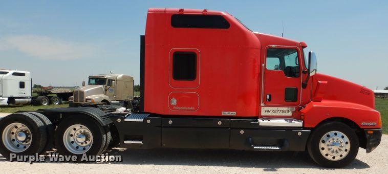image for item DJ8849 2007 Kenworth T600  semi truck