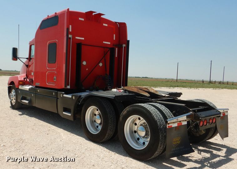 image for item DJ8849 2007 Kenworth T600  semi truck