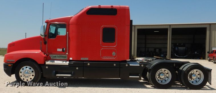 image for item DJ8849 2007 Kenworth T600  semi truck