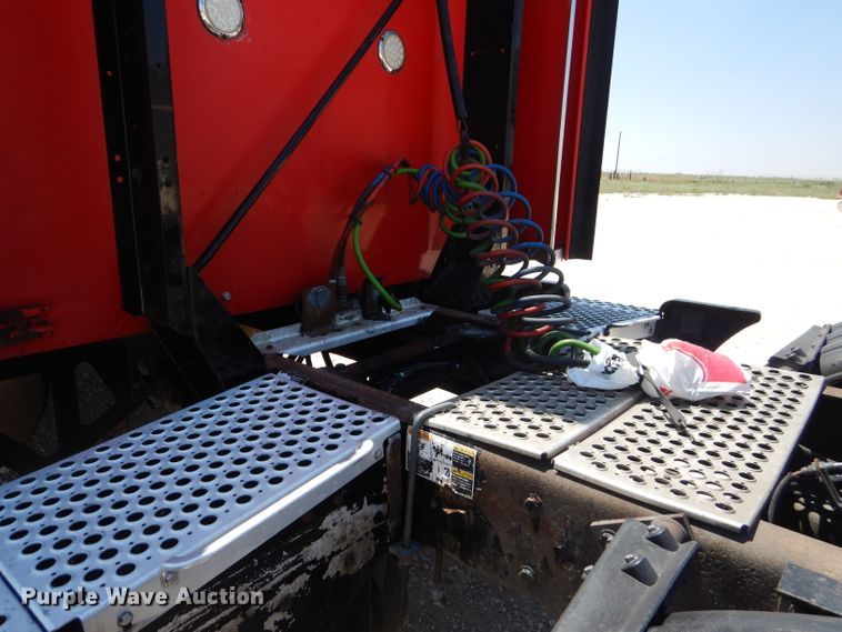 image for item DJ8849 2007 Kenworth T600  semi truck