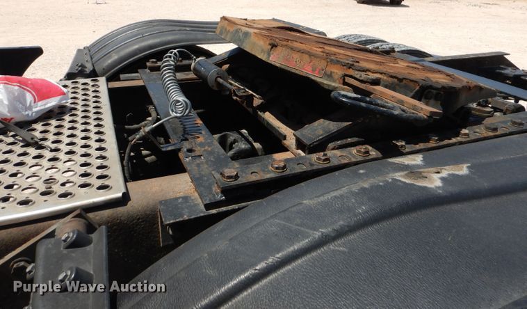 image for item DJ8849 2007 Kenworth T600  semi truck