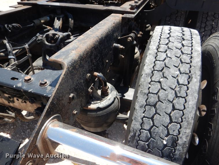 image for item DJ8849 2007 Kenworth T600  semi truck