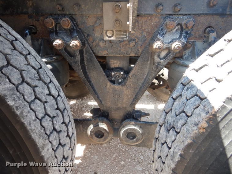 image for item DJ8849 2007 Kenworth T600  semi truck