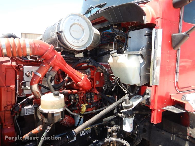 image for item DJ8849 2007 Kenworth T600  semi truck